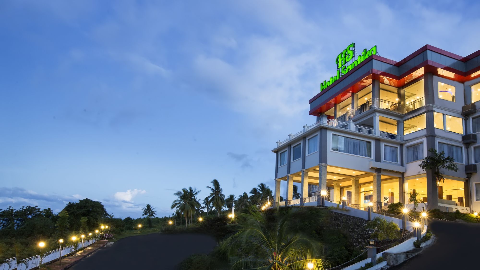 Hotel Santika Luwuk - Sulawesi Tengah Exterior foto